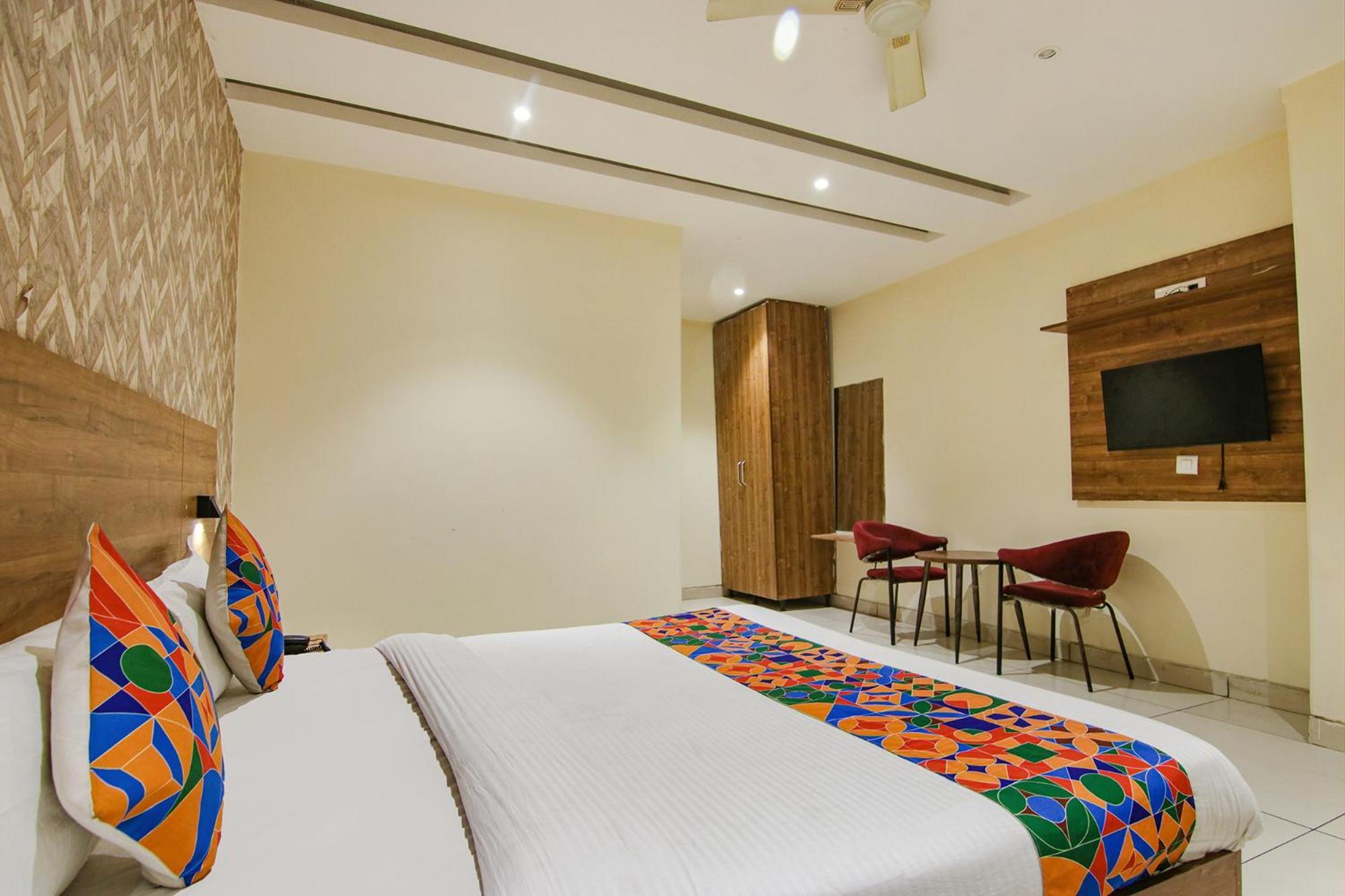 Fabhotel Golden Glory New Delhi Eksteriør bilde