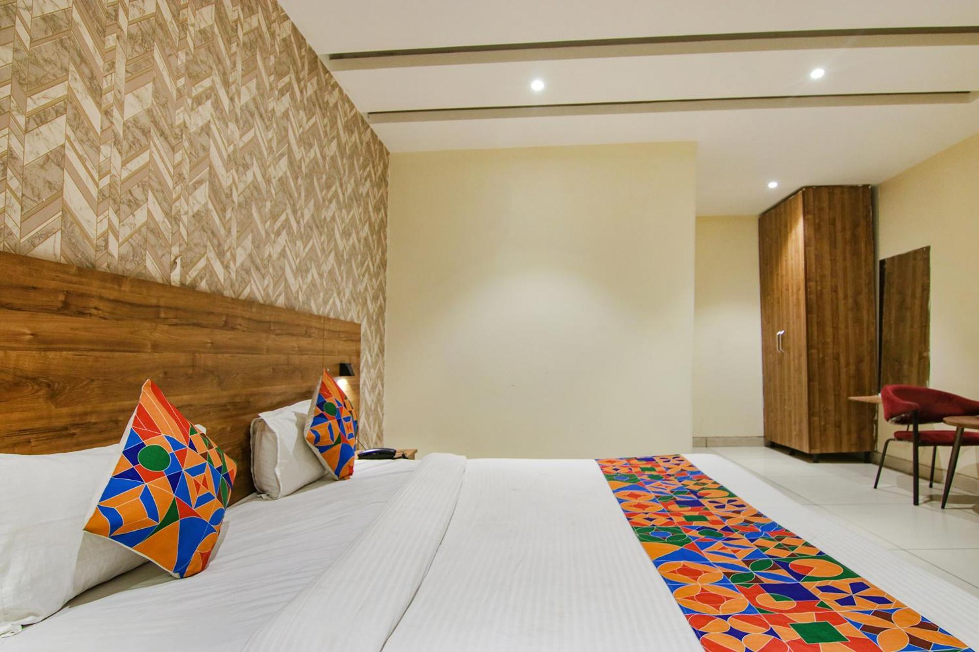 Fabhotel Golden Glory New Delhi Eksteriør bilde