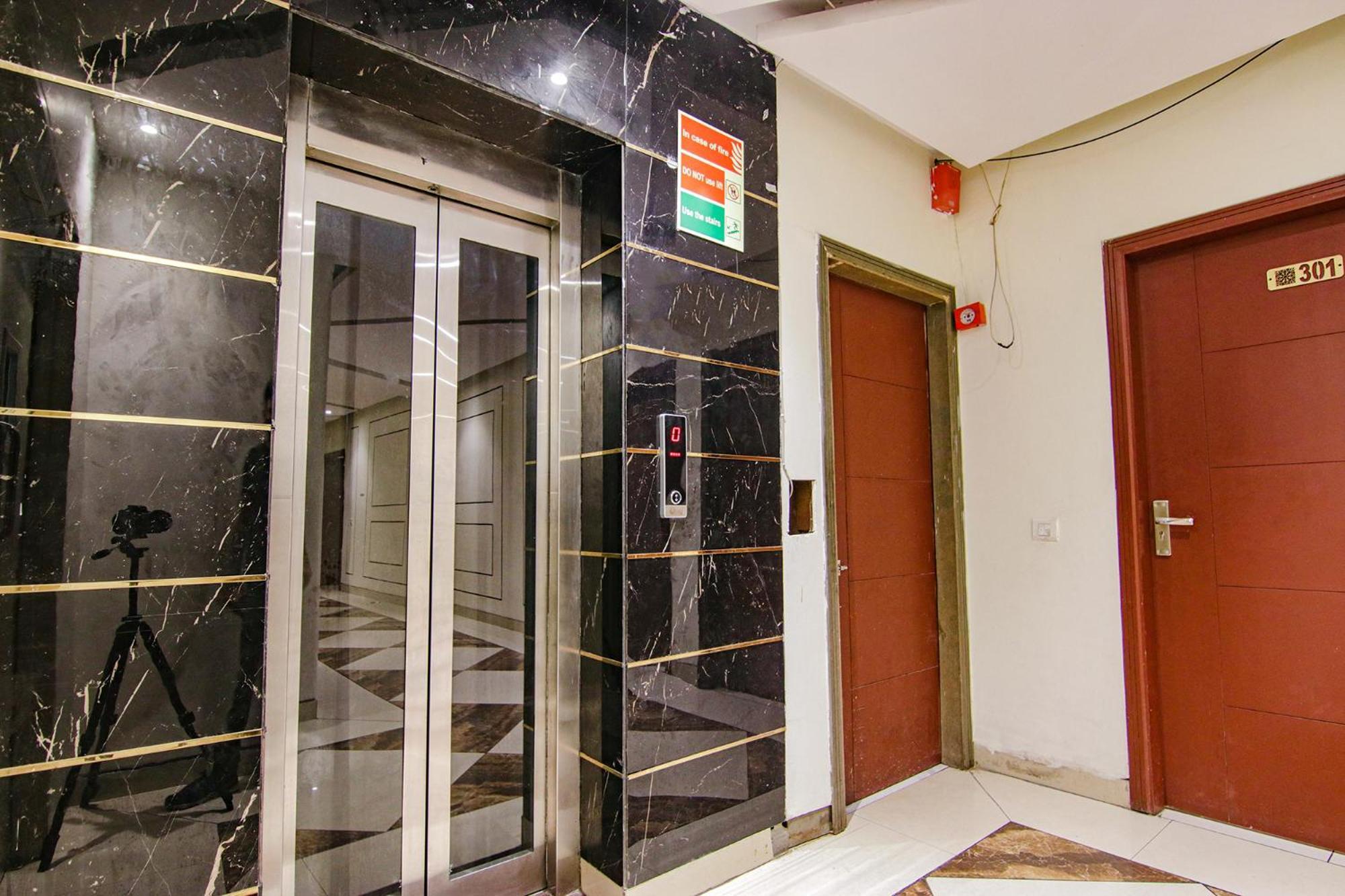 Fabhotel Golden Glory New Delhi Eksteriør bilde